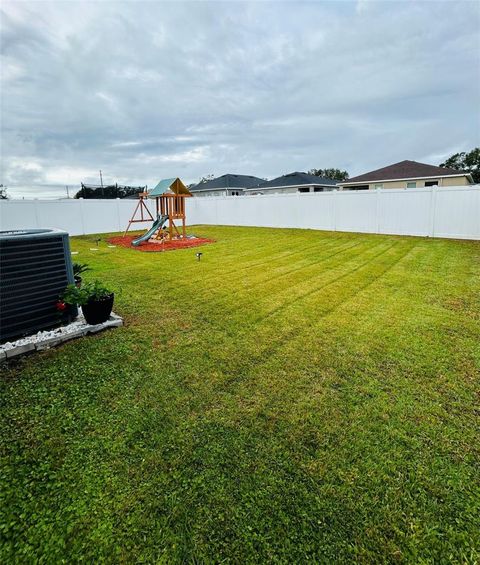 A home in LAKELAND