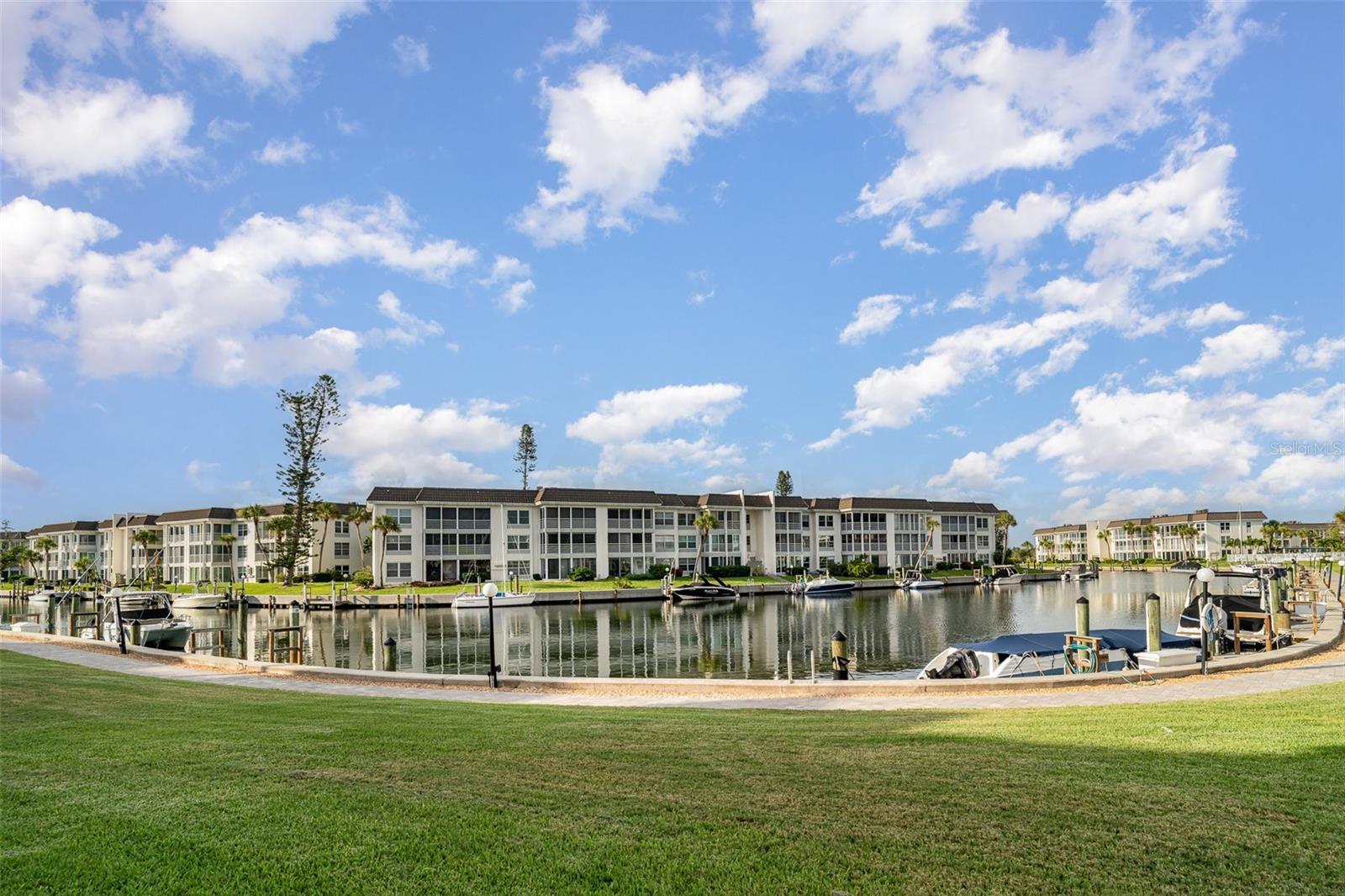 LONGBOAT HARBOUR - Residential