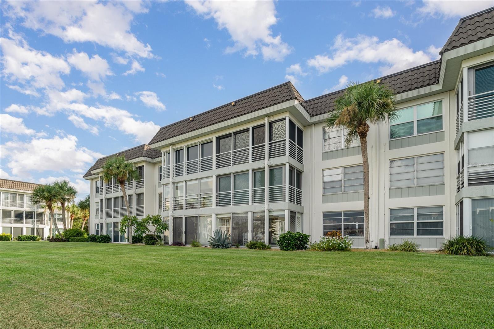 LONGBOAT HARBOUR - Residential
