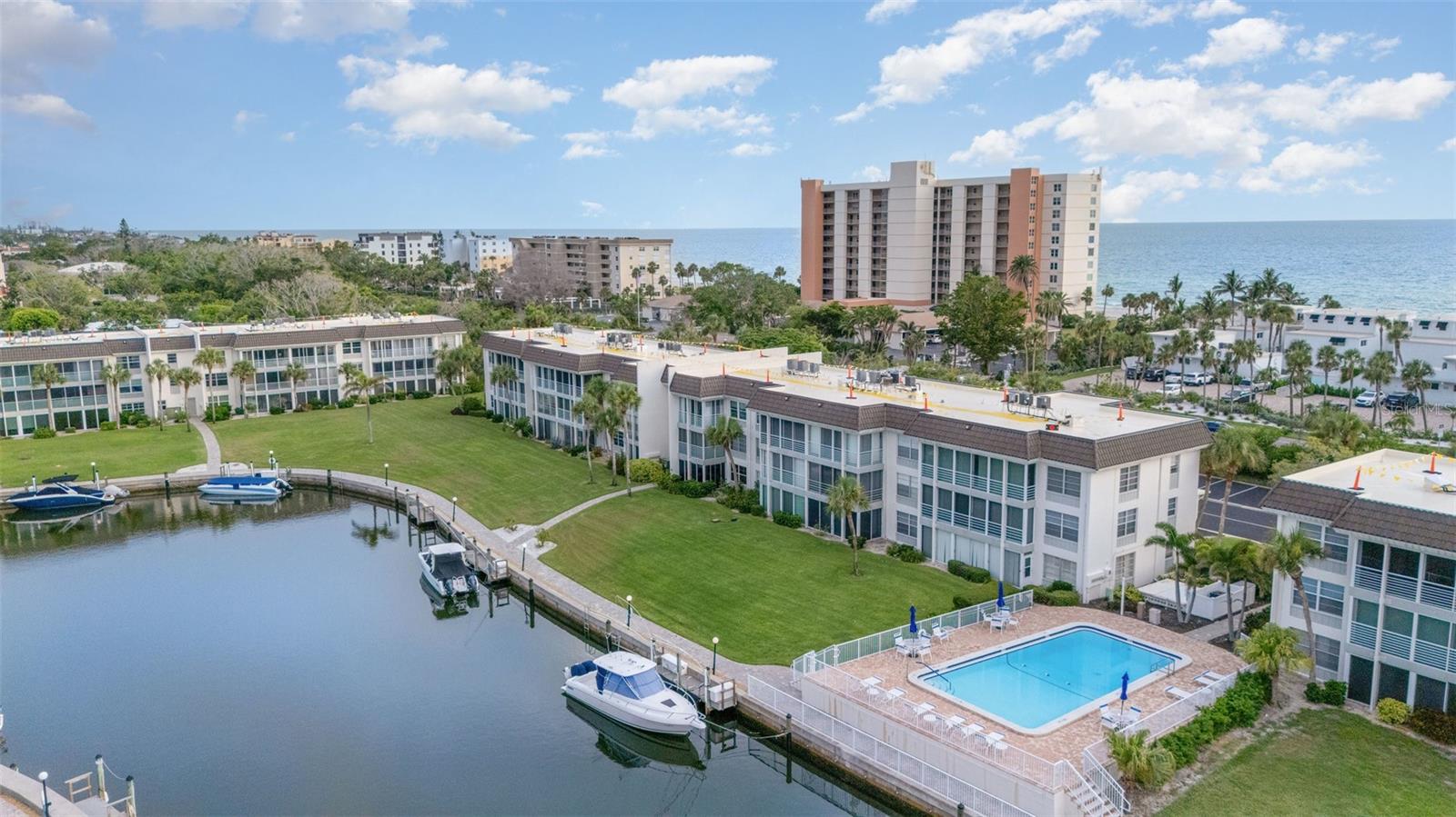 LONGBOAT HARBOUR - Residential