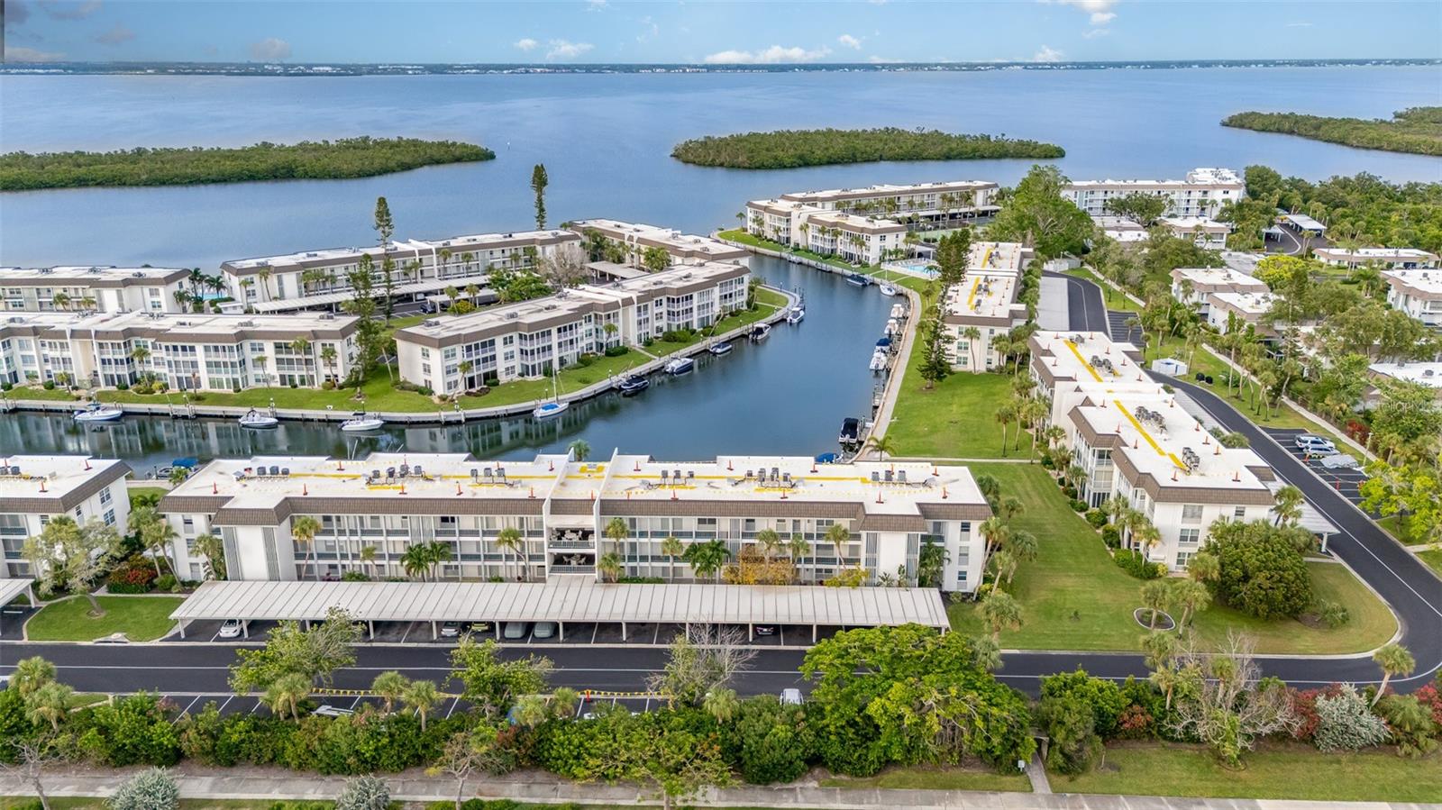 LONGBOAT HARBOUR - Residential