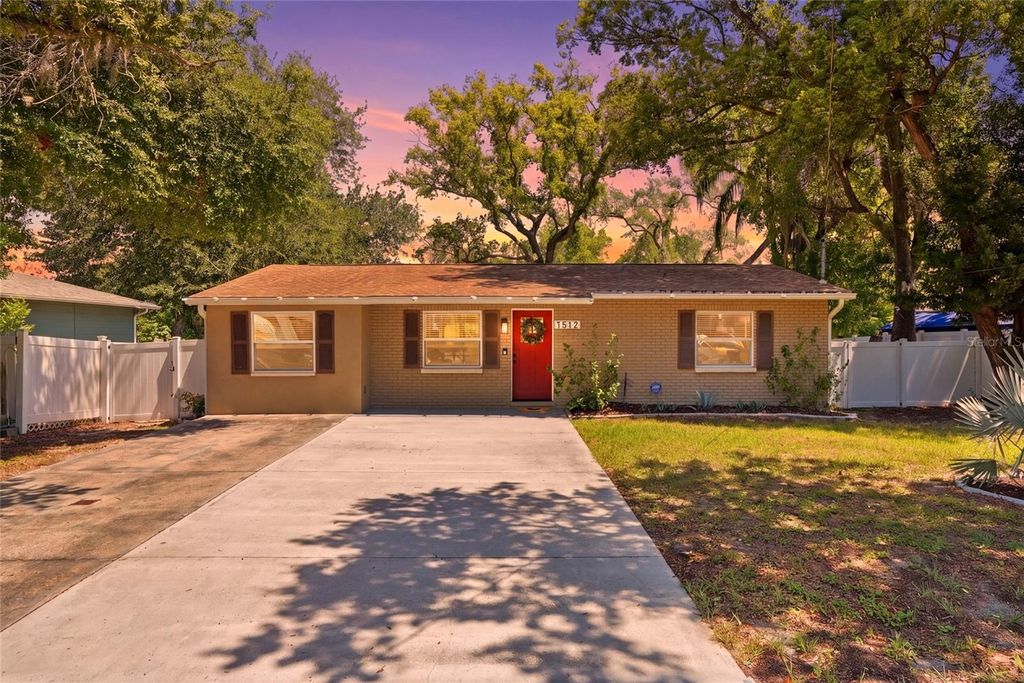 Photo of 1512 E Hanna Avenue, Tampa, FL 33610 (MLS # TB8512605)