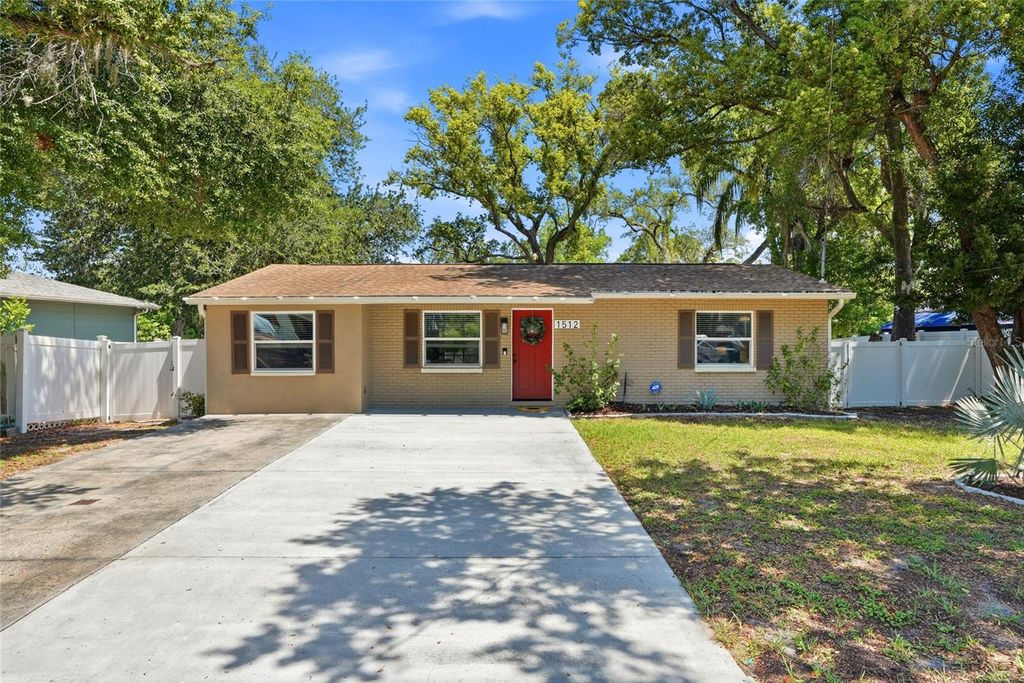 Photo of 1512 E Hanna Avenue, Tampa, FL 33610 (MLS # TB8512605)