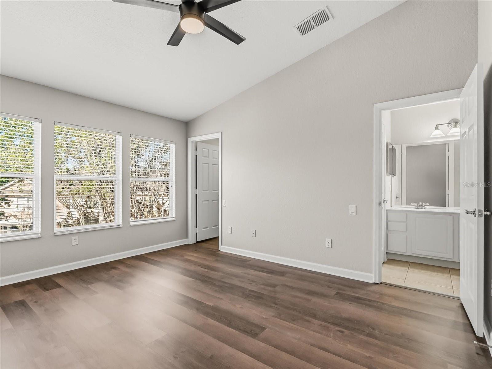 REGENCY OAKS UNIT ONE - Residential