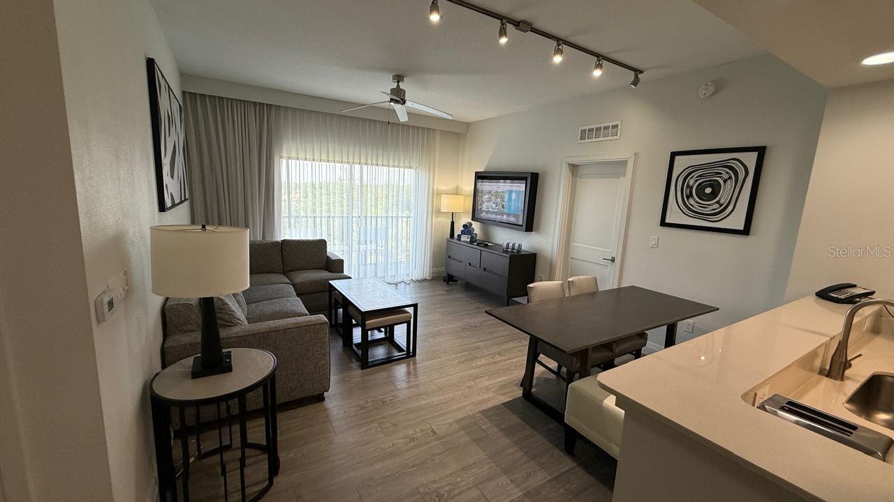 GROVE RESIDENCE & SPA HOTEL CONDO 3 - Residential