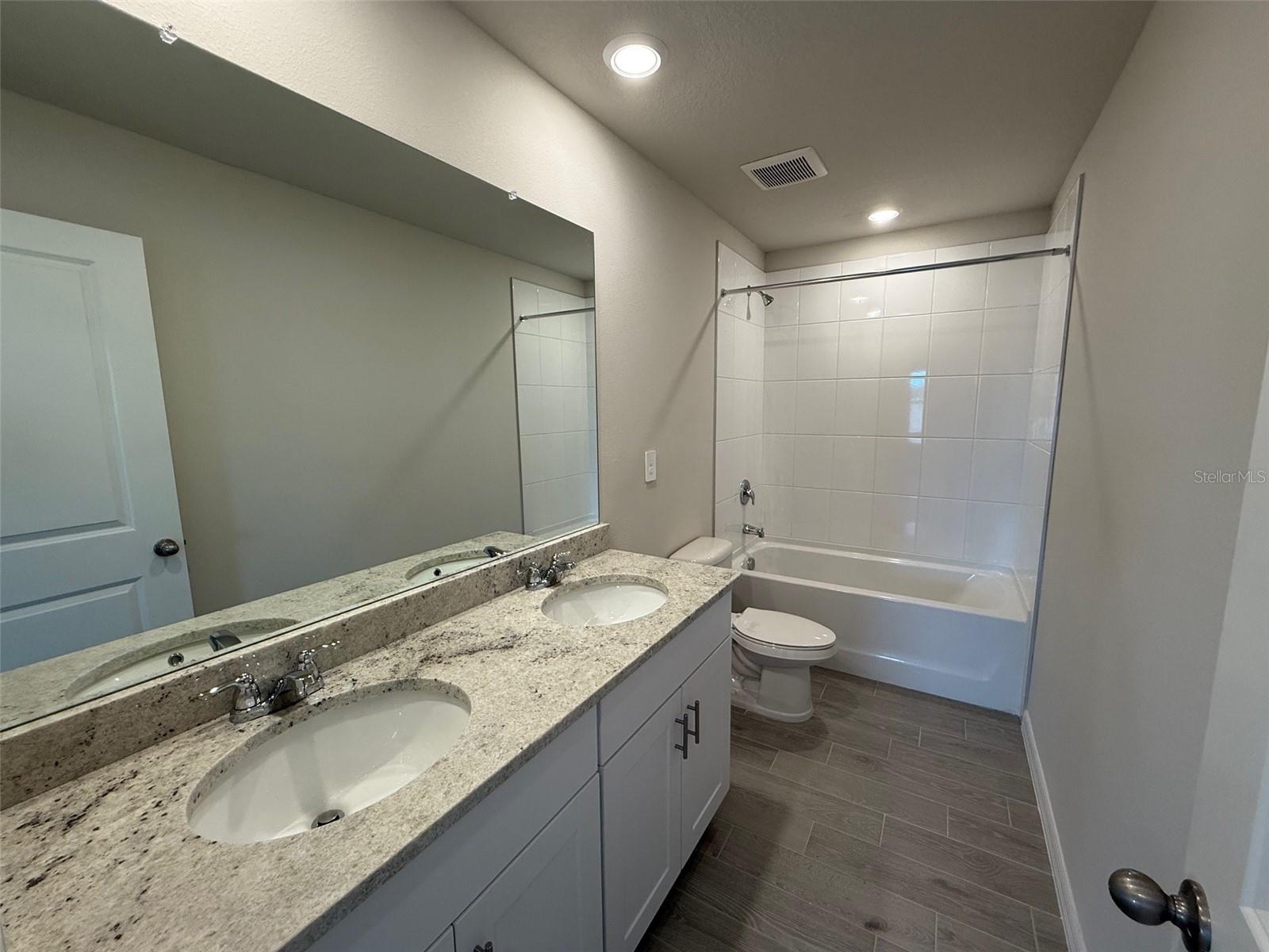 PARK EAST - Residential Lease