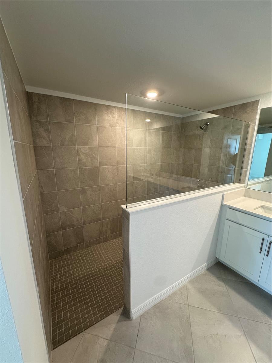 CALUSA COUNTRY CLUB - Residential Lease