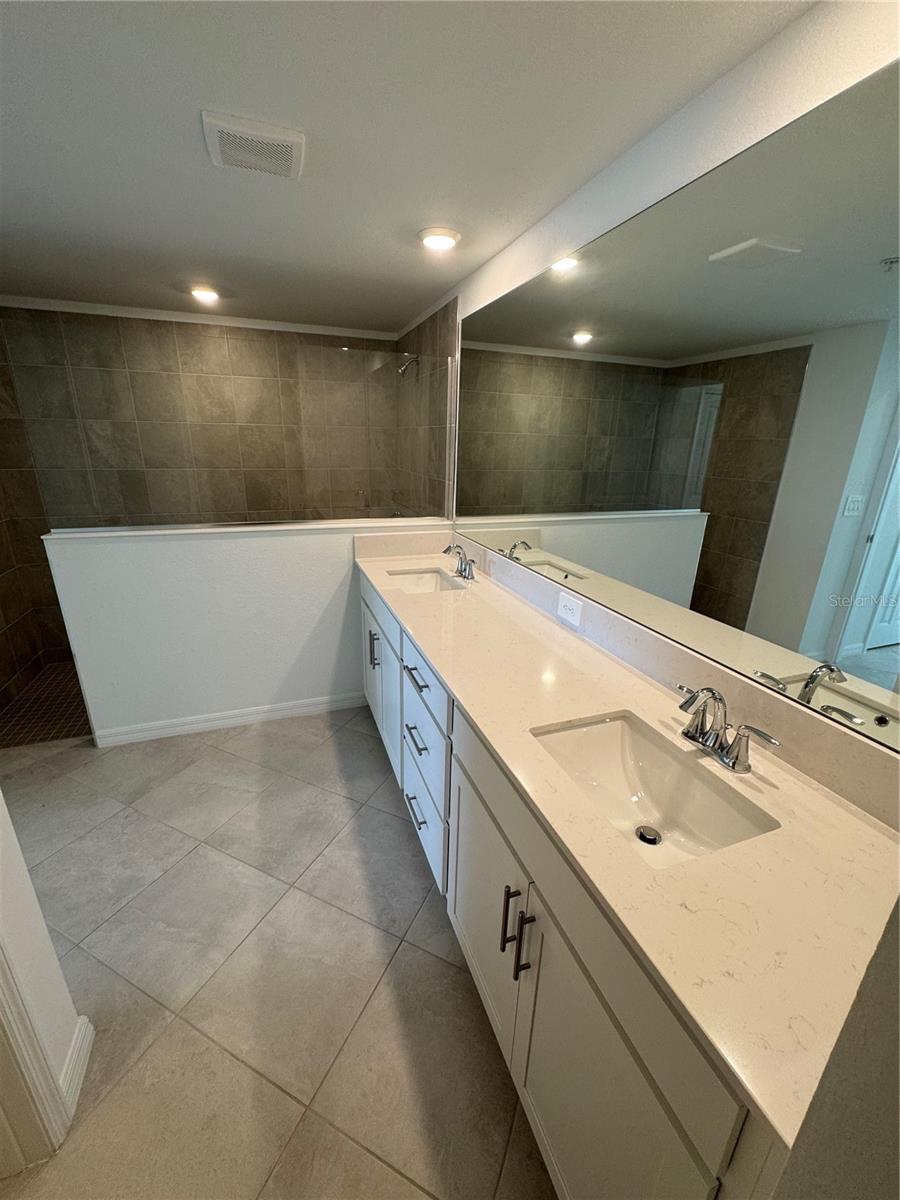 CALUSA COUNTRY CLUB - Residential Lease