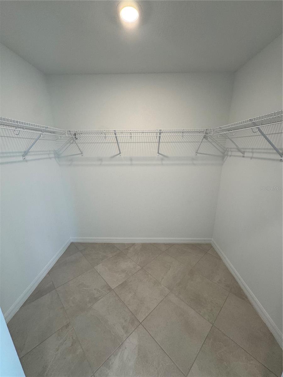 CALUSA COUNTRY CLUB - Residential Lease