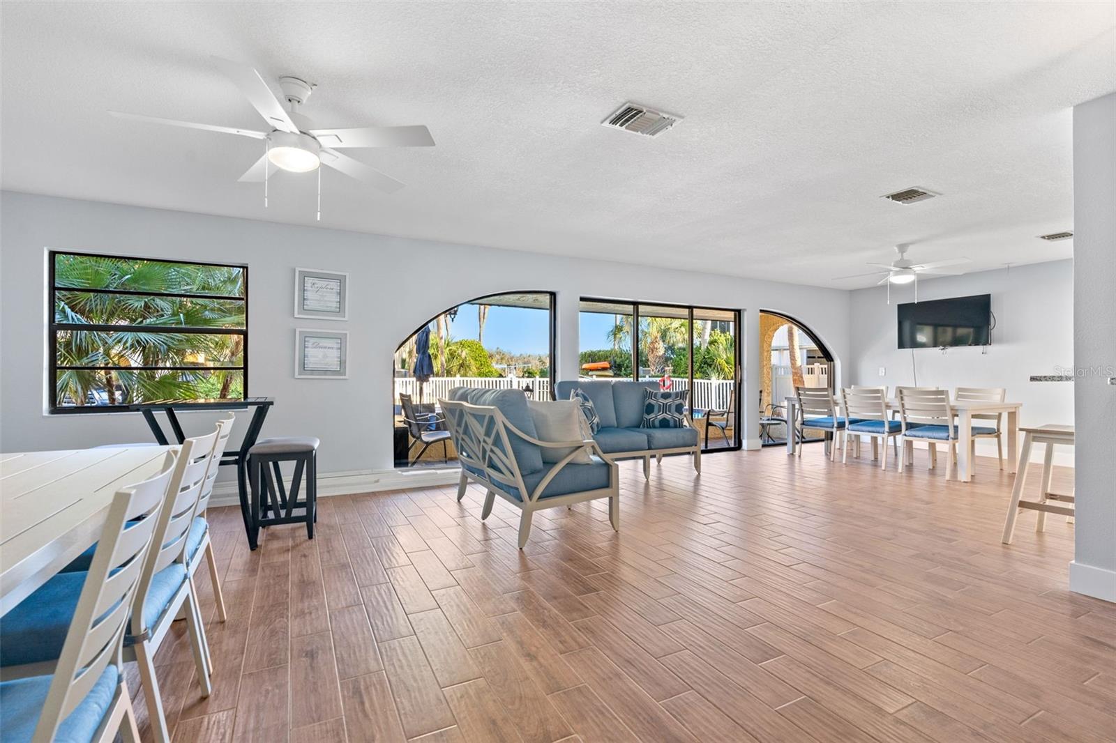 CRYSTAL ISLE UNREC - Residential