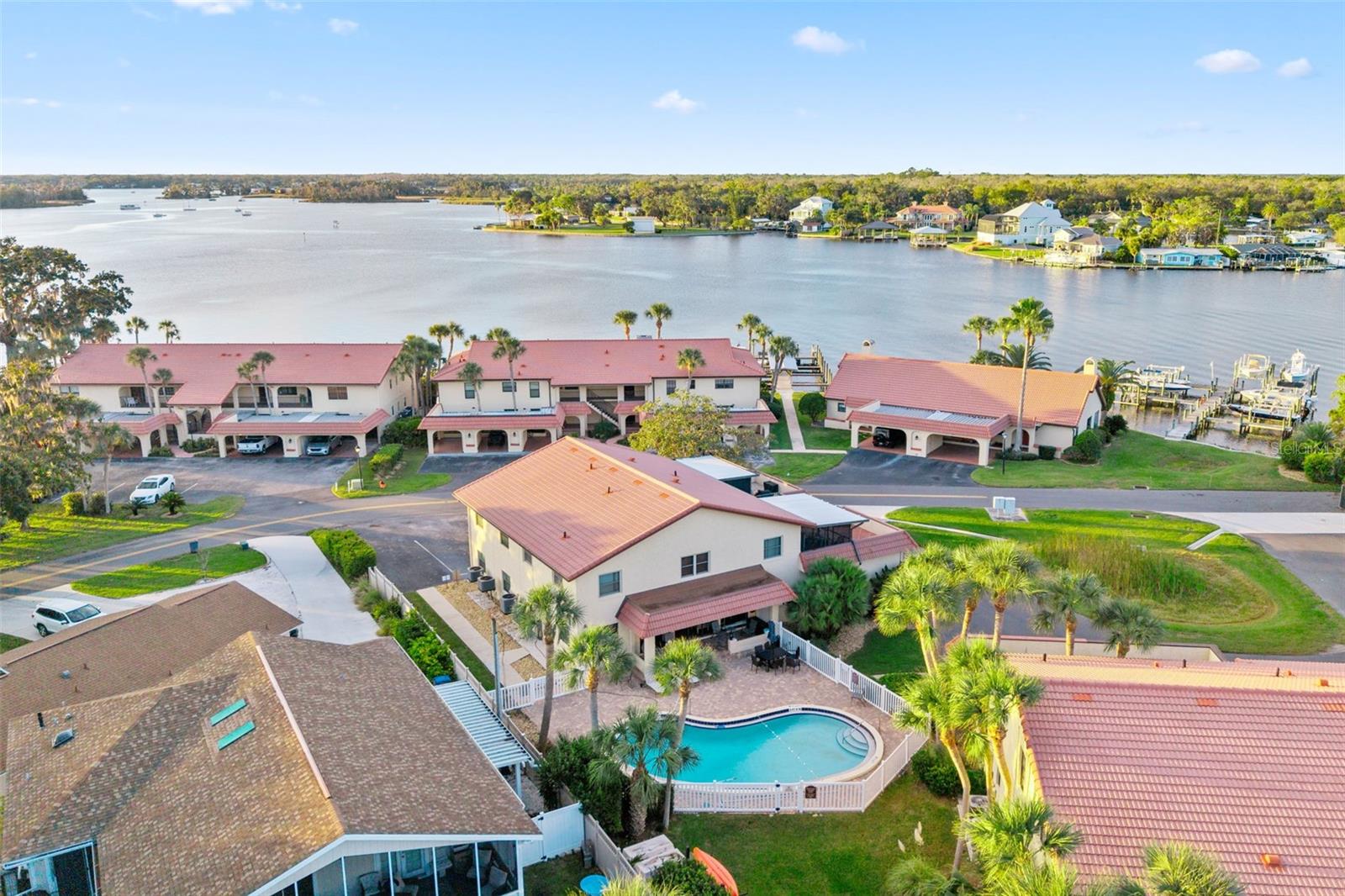 CRYSTAL ISLE UNREC - Residential