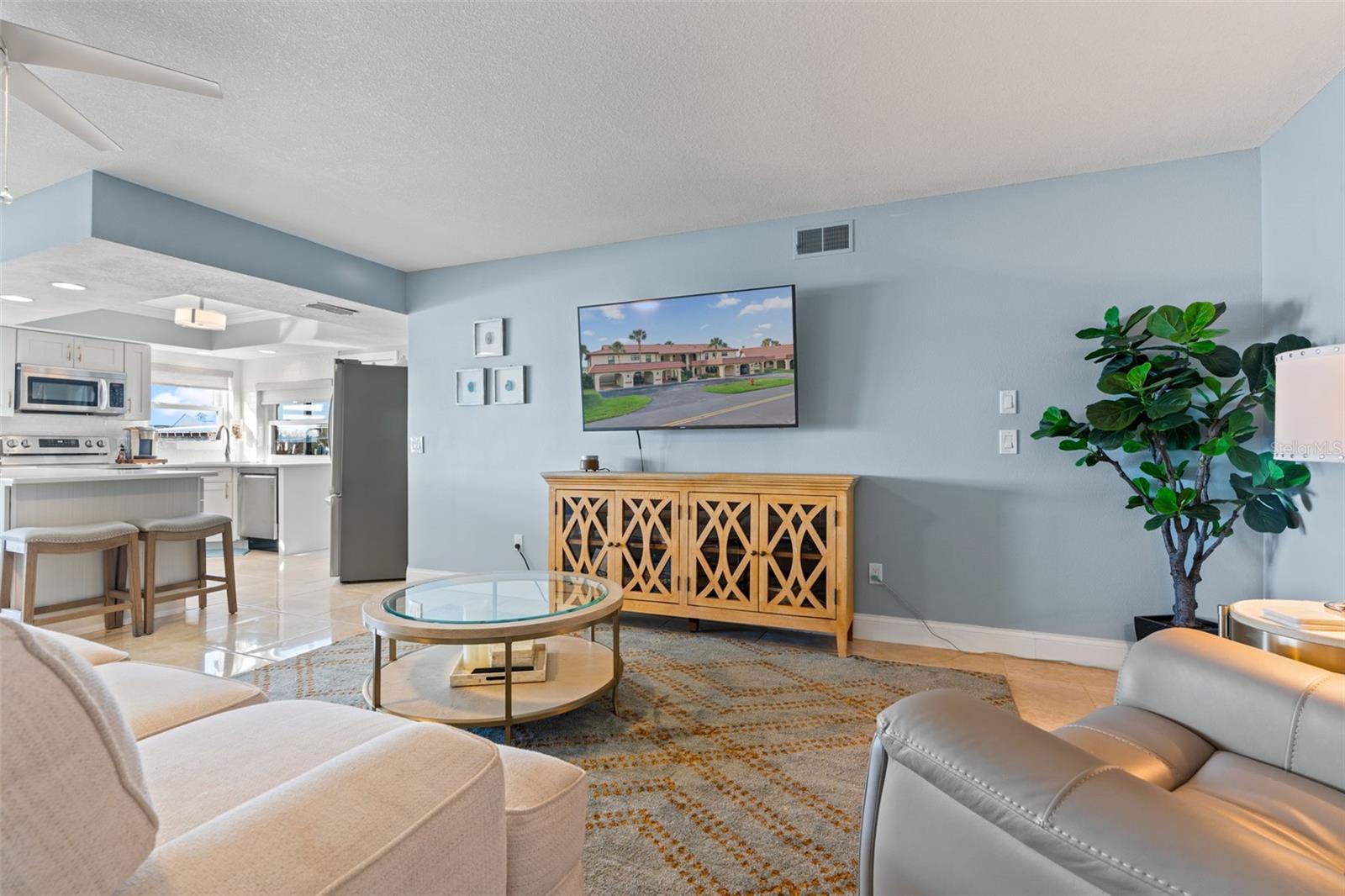 CRYSTAL ISLE UNREC - Residential