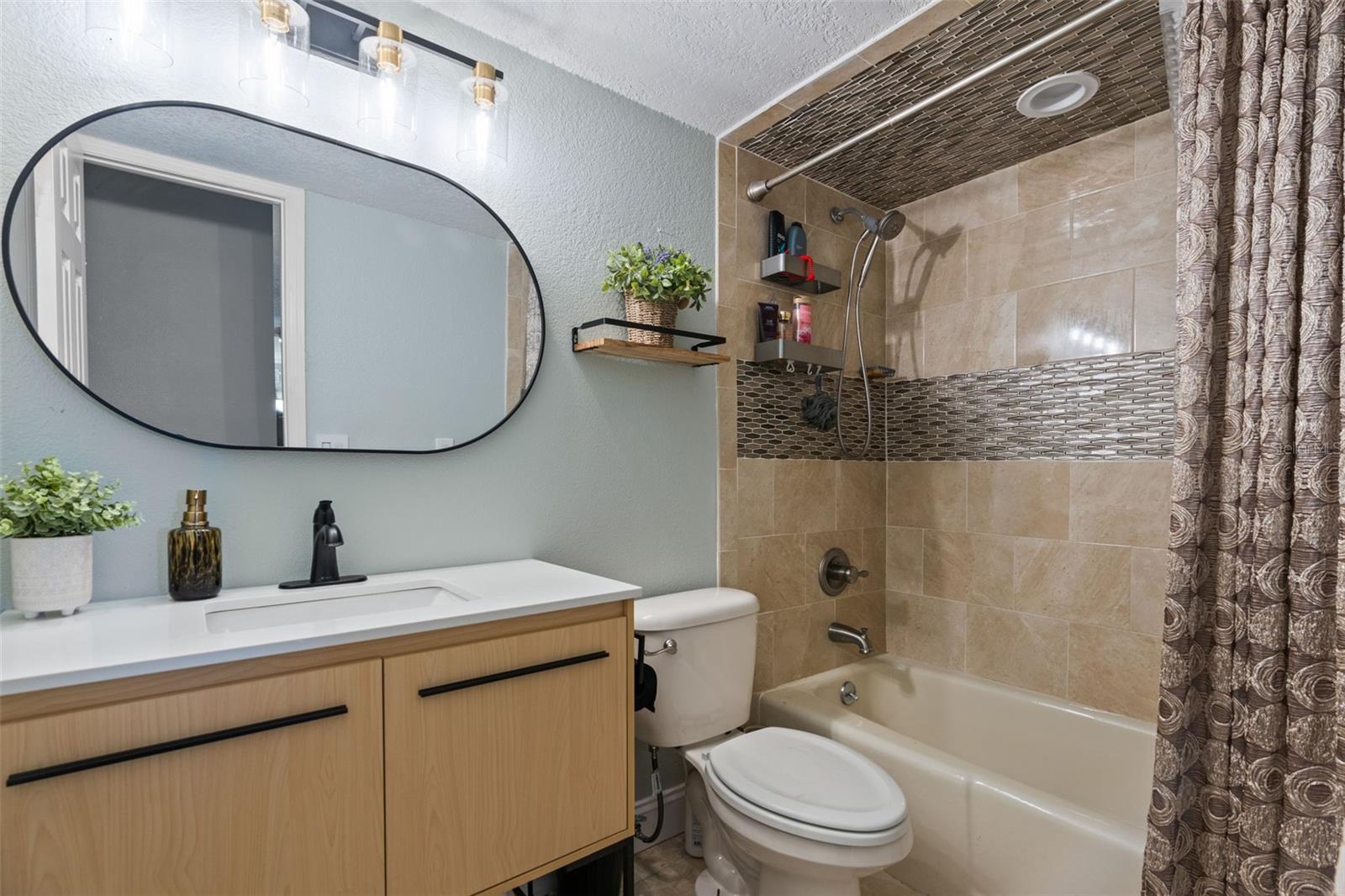 CRYSTAL ISLE UNREC - Residential