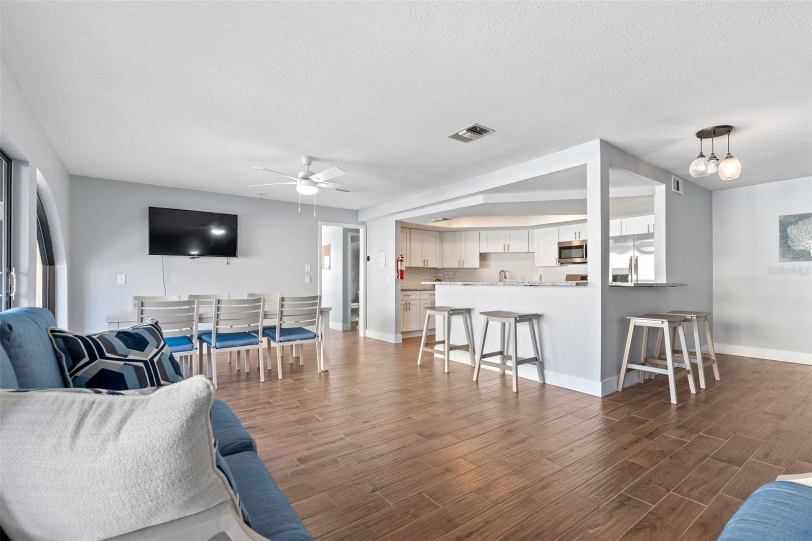 CRYSTAL ISLE UNREC - Residential