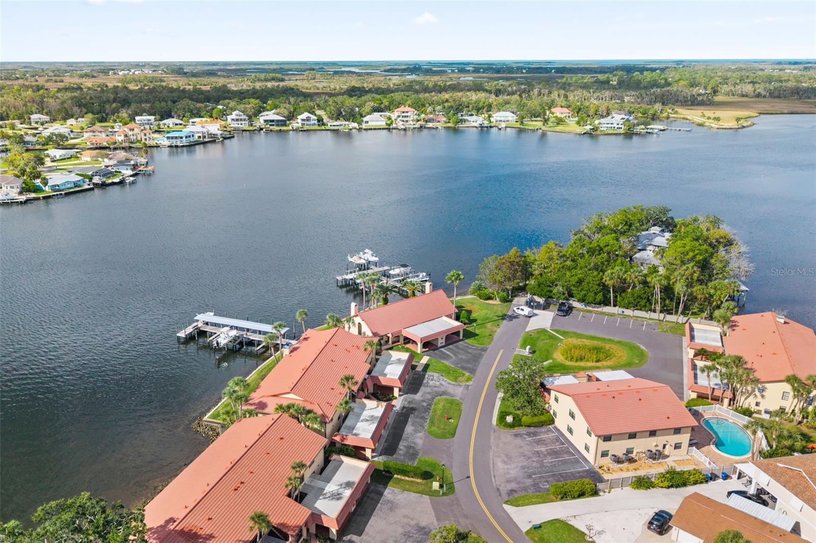 CRYSTAL ISLE UNREC - Residential