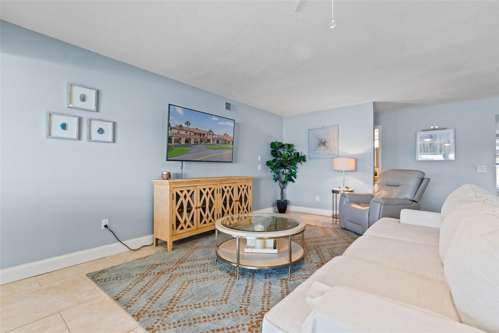 CRYSTAL ISLE UNREC - Residential