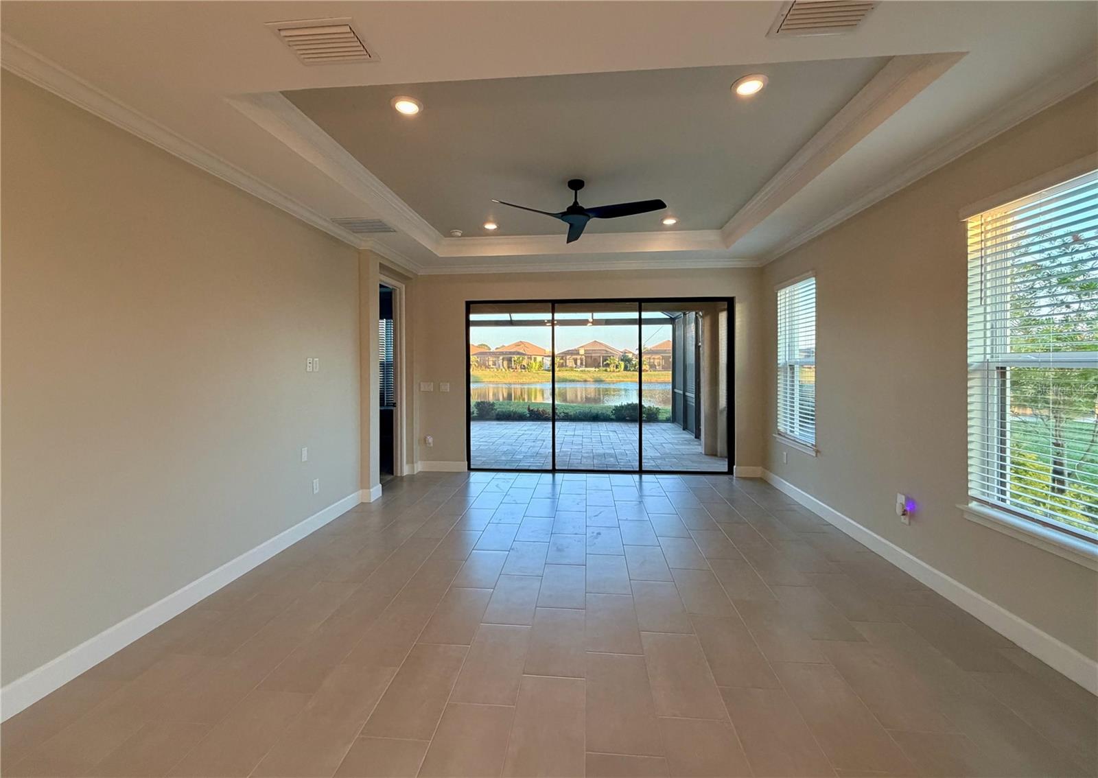 AZARIO ESPLANADE - Residential