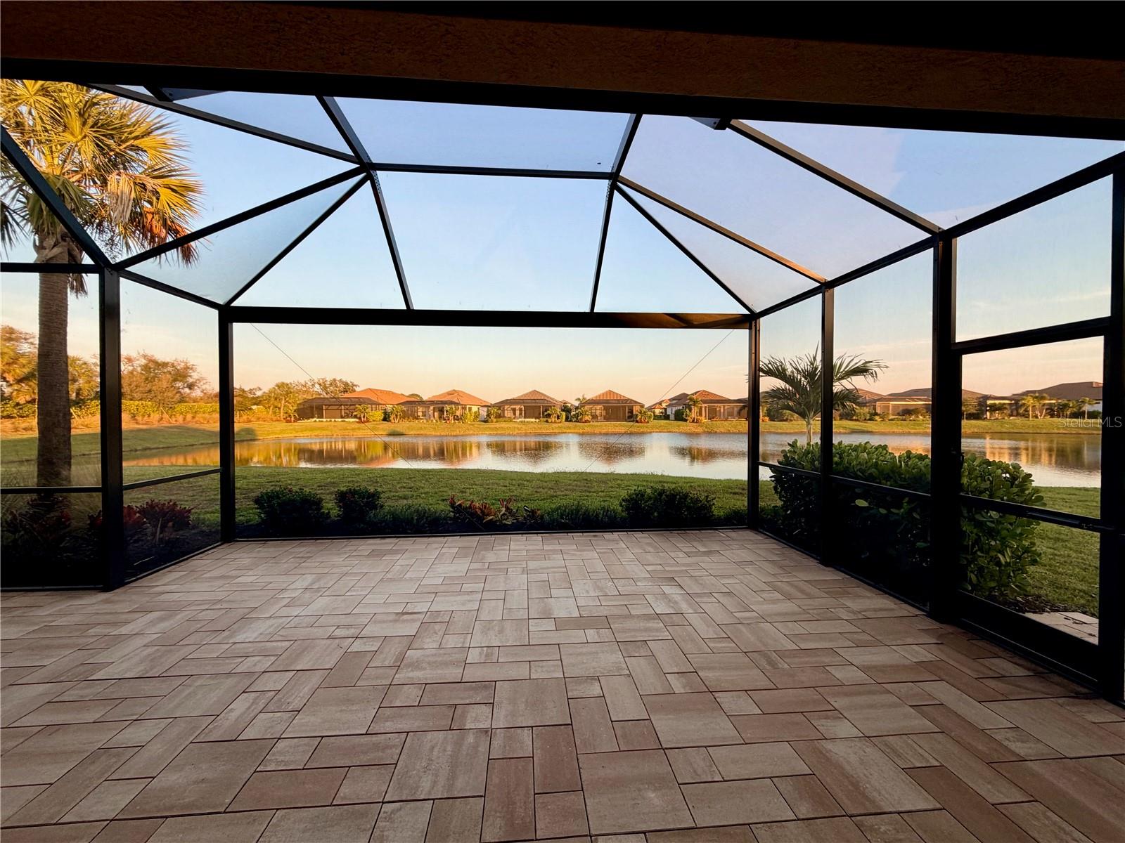 AZARIO ESPLANADE - Residential