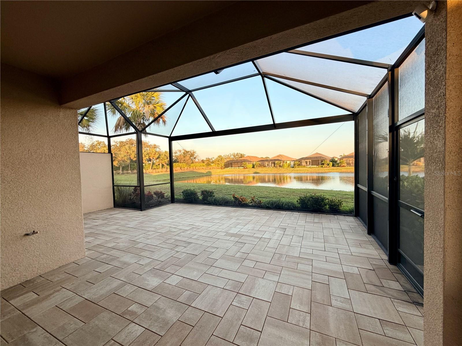 AZARIO ESPLANADE - Residential