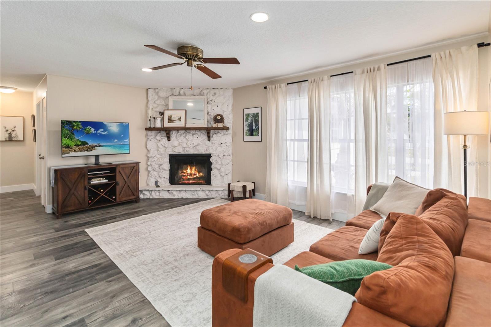 PRIMA VISTA - Residential