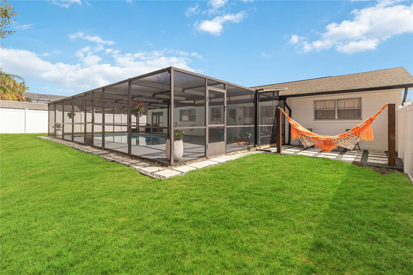 PRIMA VISTA - Residential