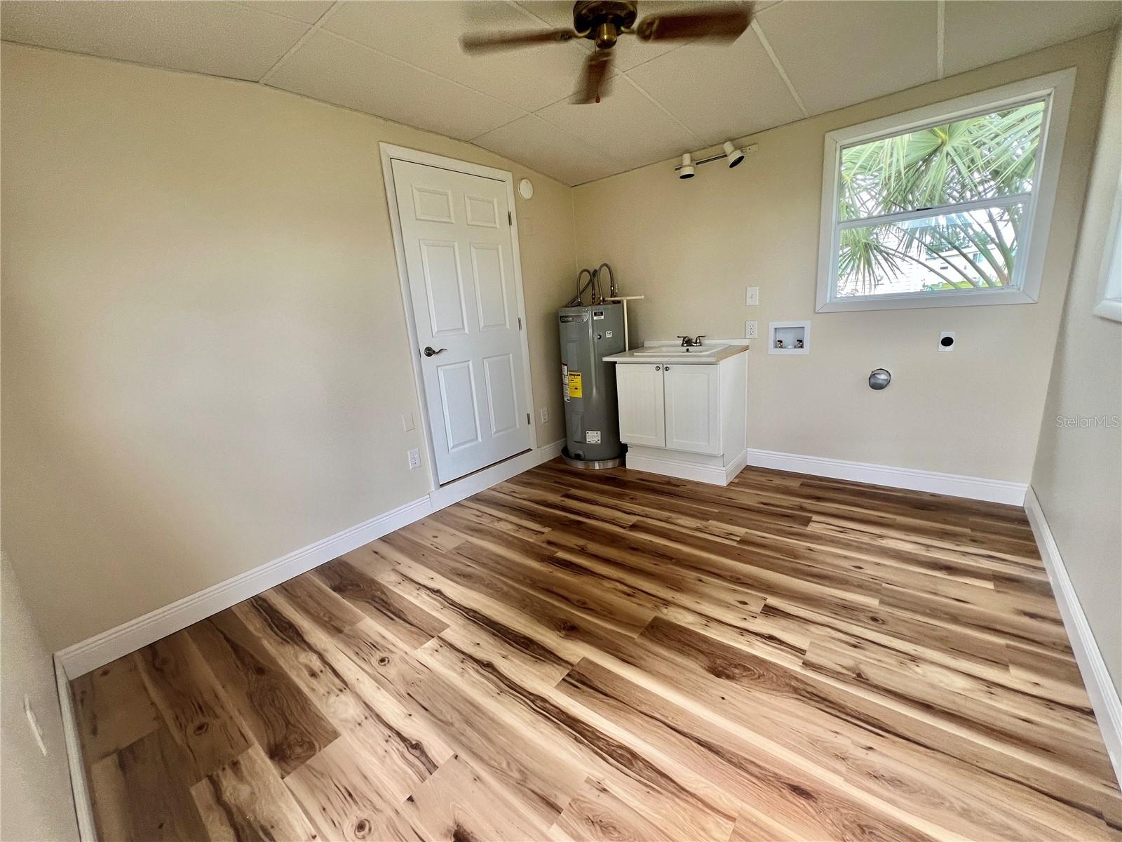 HAWTHORNE/LEESBURG - Residential