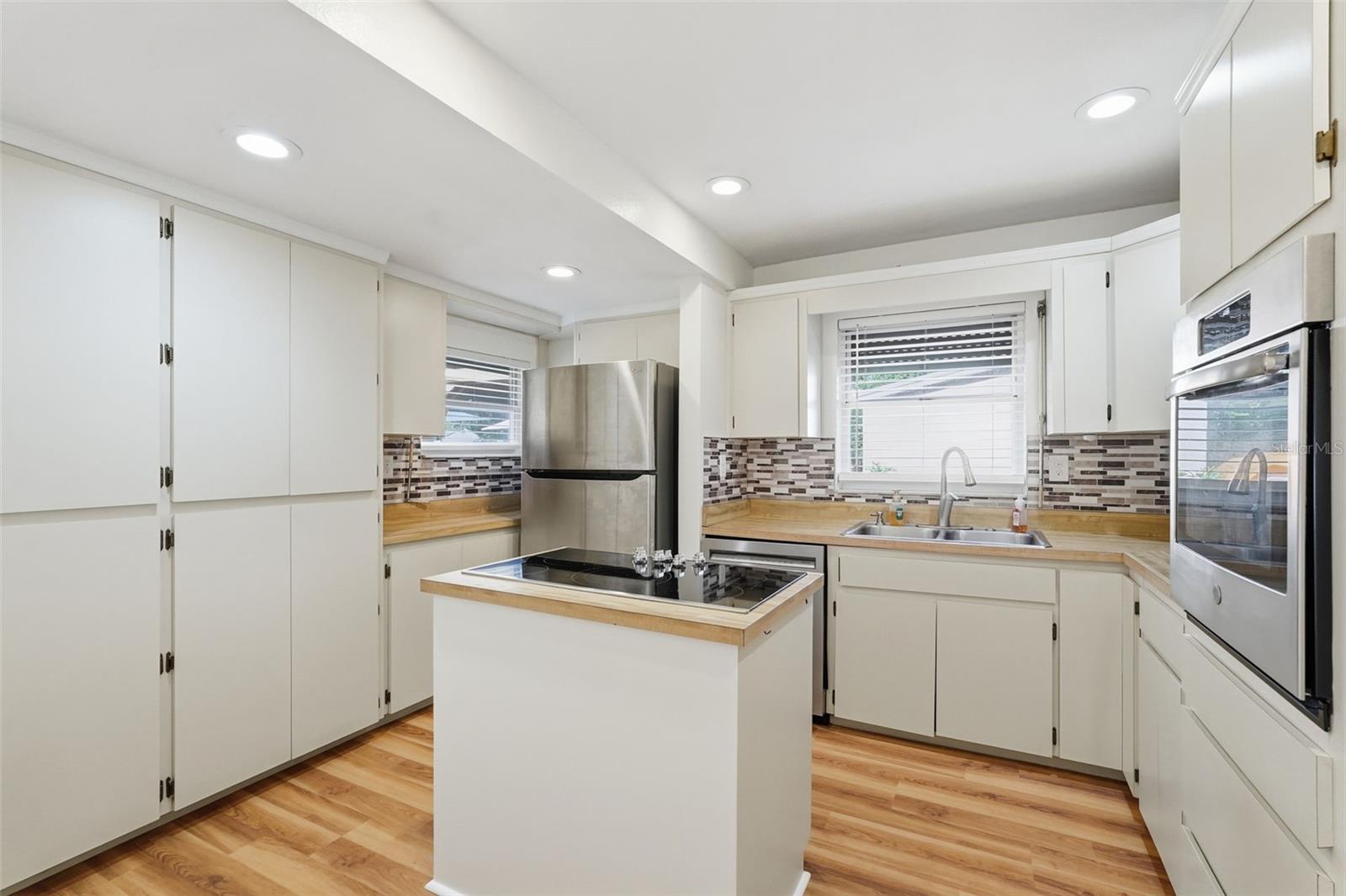 MEADOW LAWN 5TH ADD - Residential