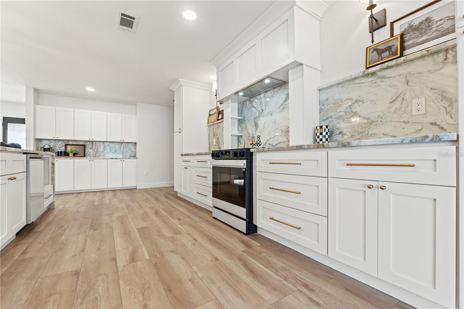 RIVER COUNTRY ESTATES - Residential