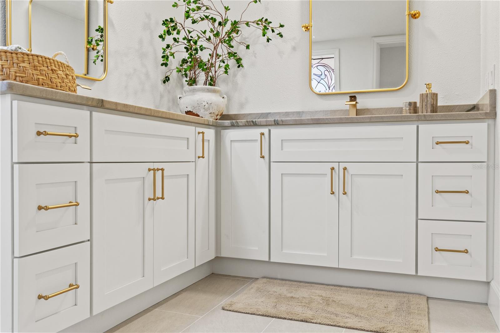 RIVER COUNTRY ESTATES - Residential