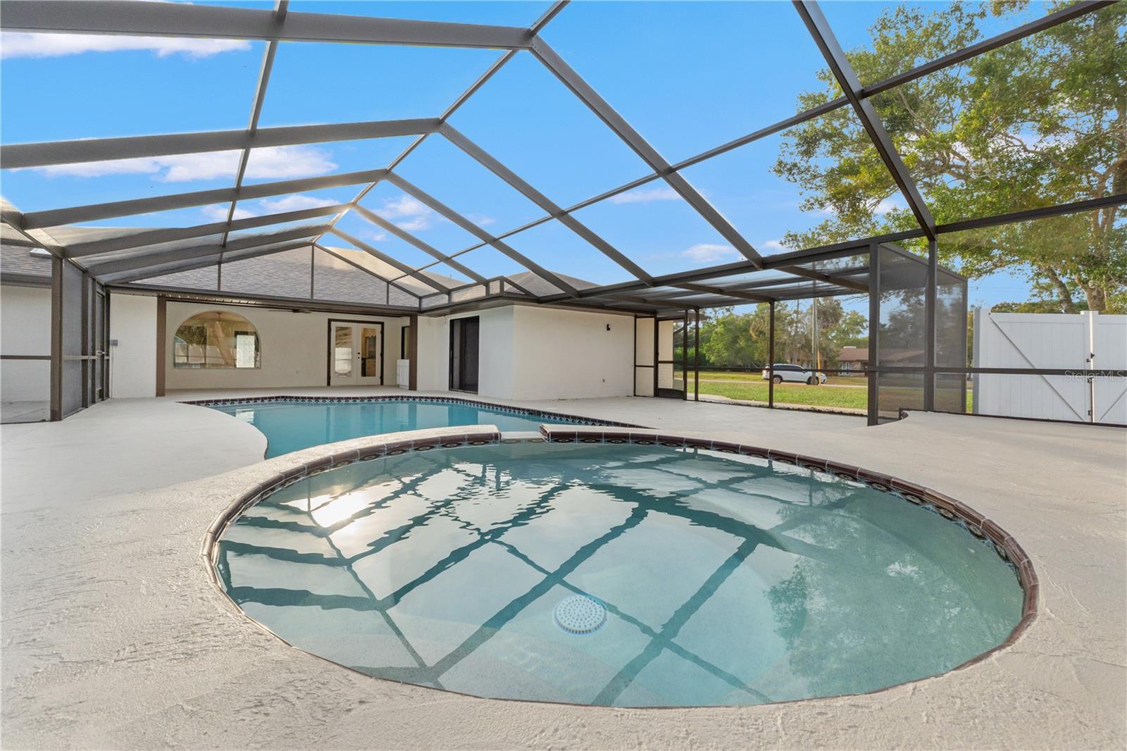 RIVER COUNTRY ESTATES - Residential