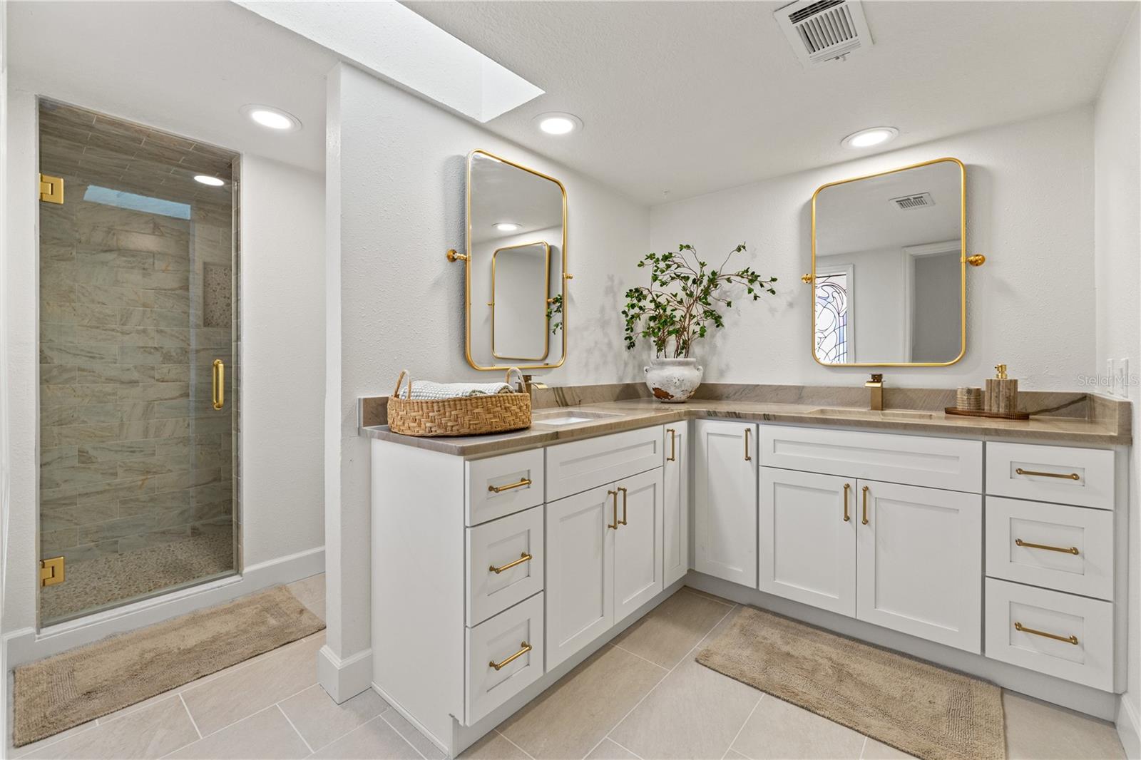 RIVER COUNTRY ESTATES - Residential