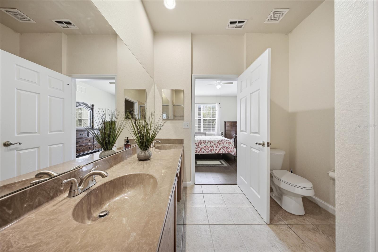 FLORA RIDGE CONDO PH 8 BLDG 11 - Residential
