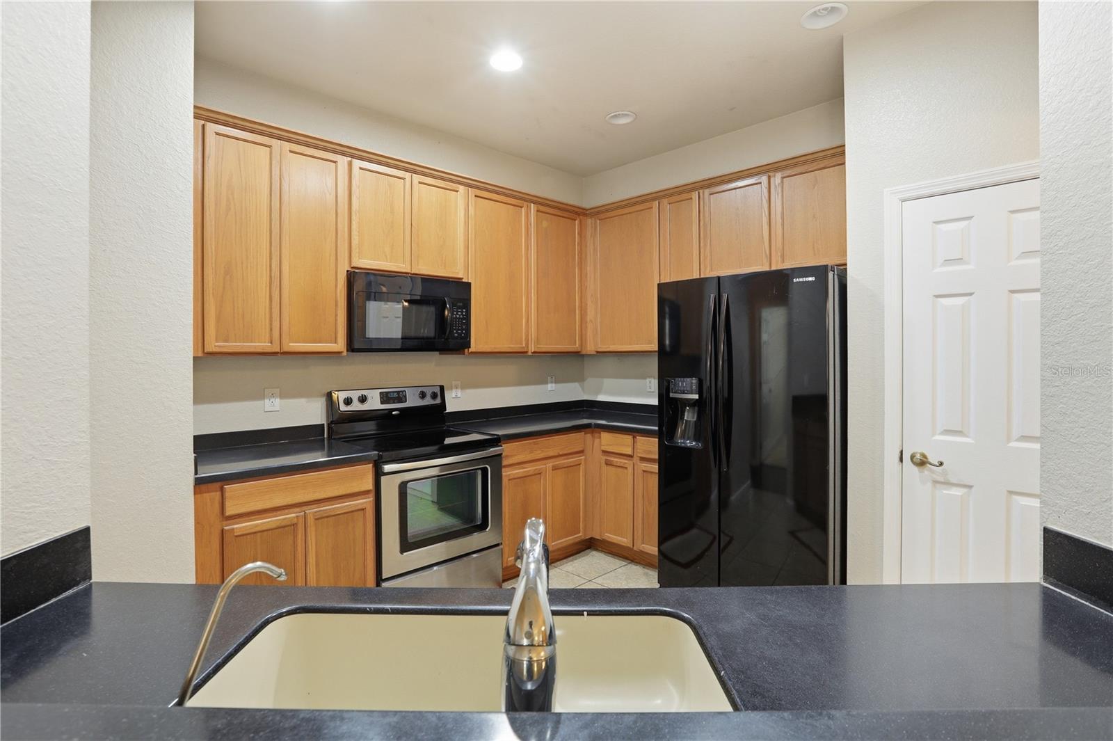 FLORA RIDGE CONDO PH 8 BLDG 11 - Residential