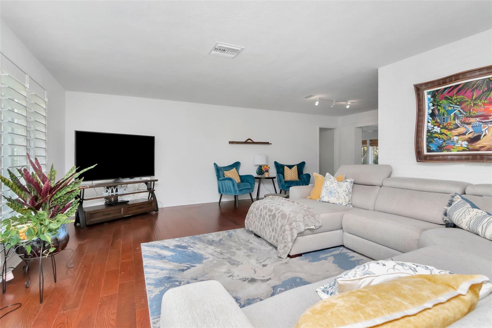 BROADWATER - Residential