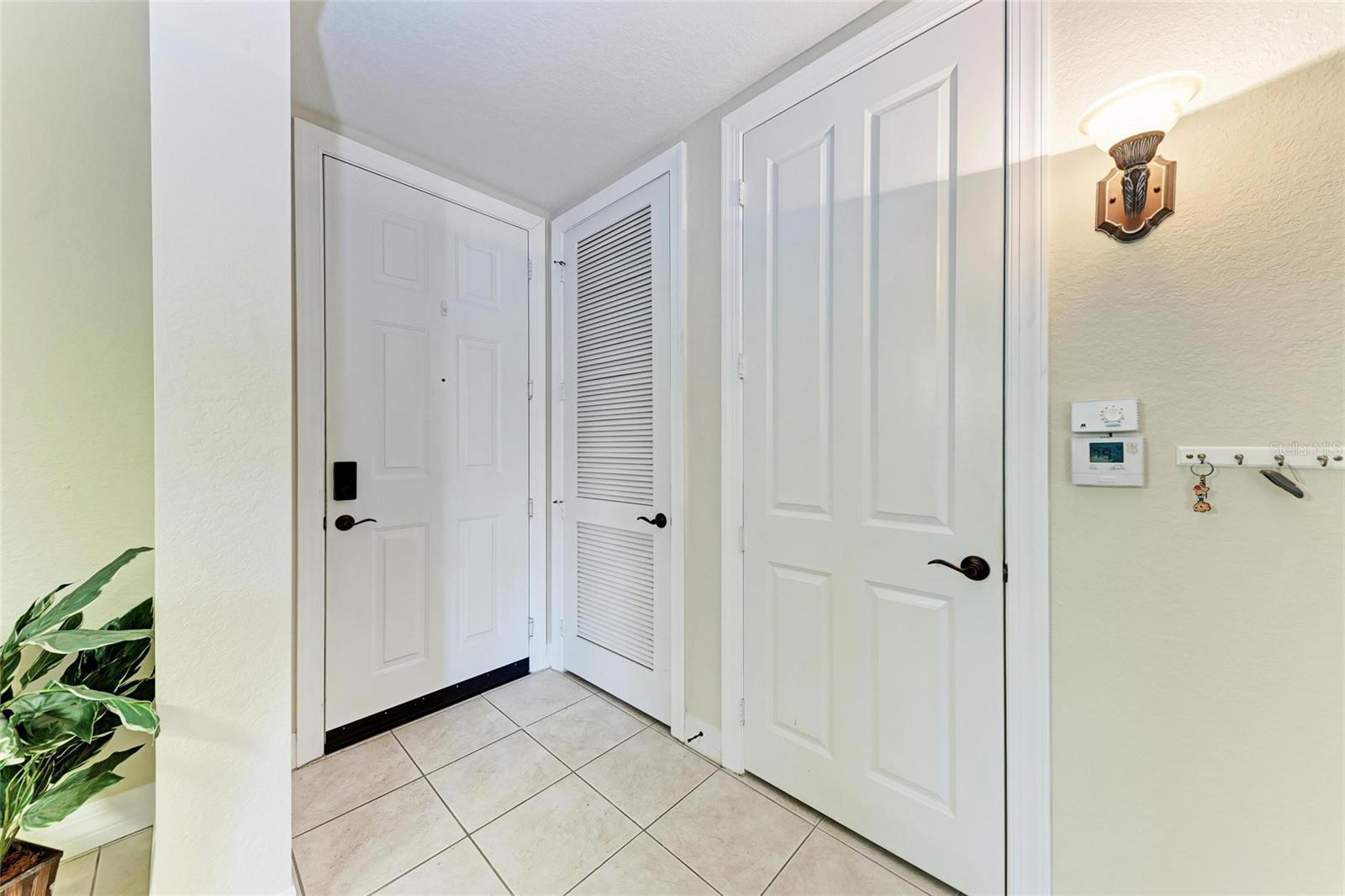 BOCA LAGO AT VIVANTE II BLDG2 UN210 3049/233&GS23 - Residential Lease