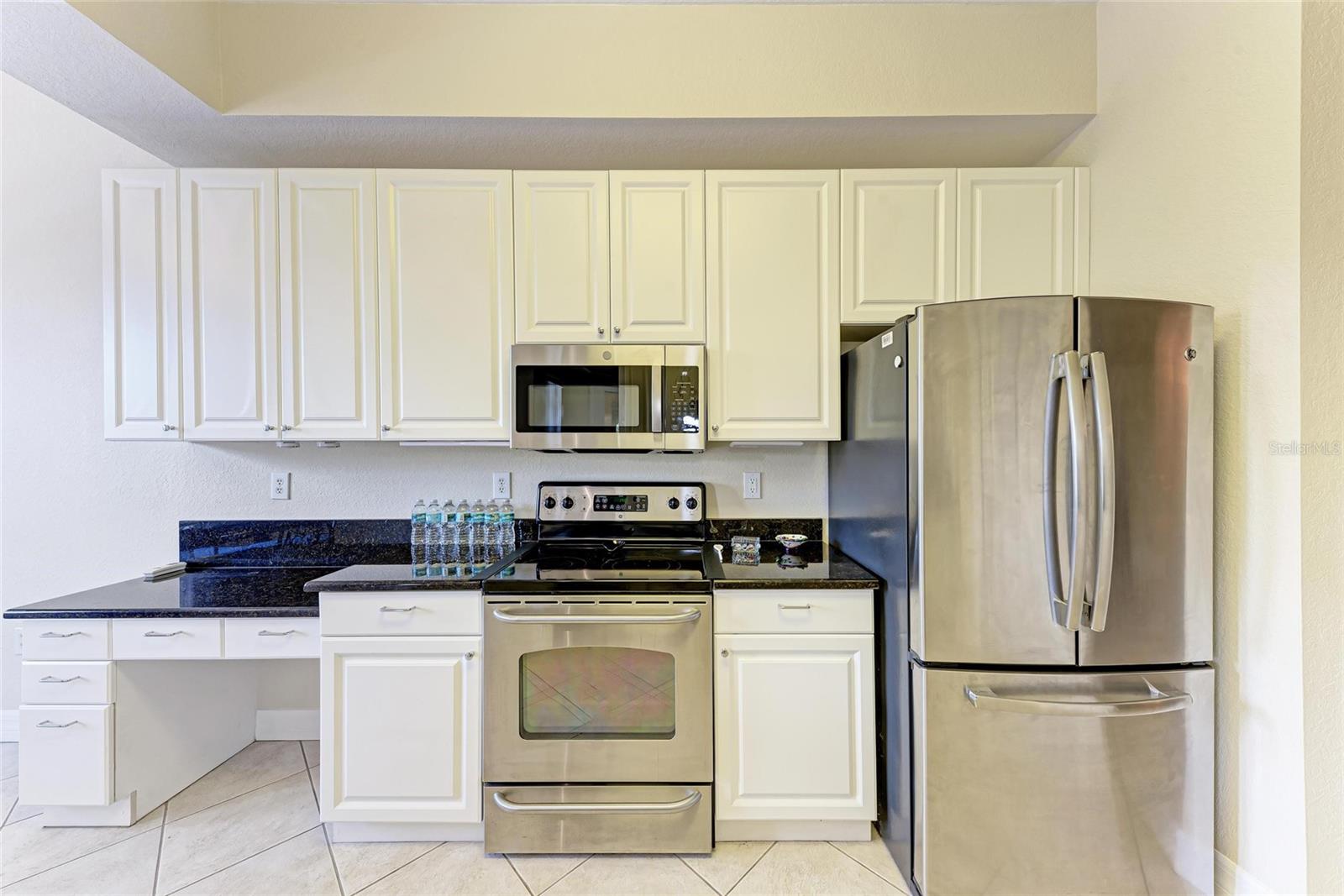 BOCA LAGO AT VIVANTE II BLDG2 UN210 3049/233&GS23 - Residential Lease