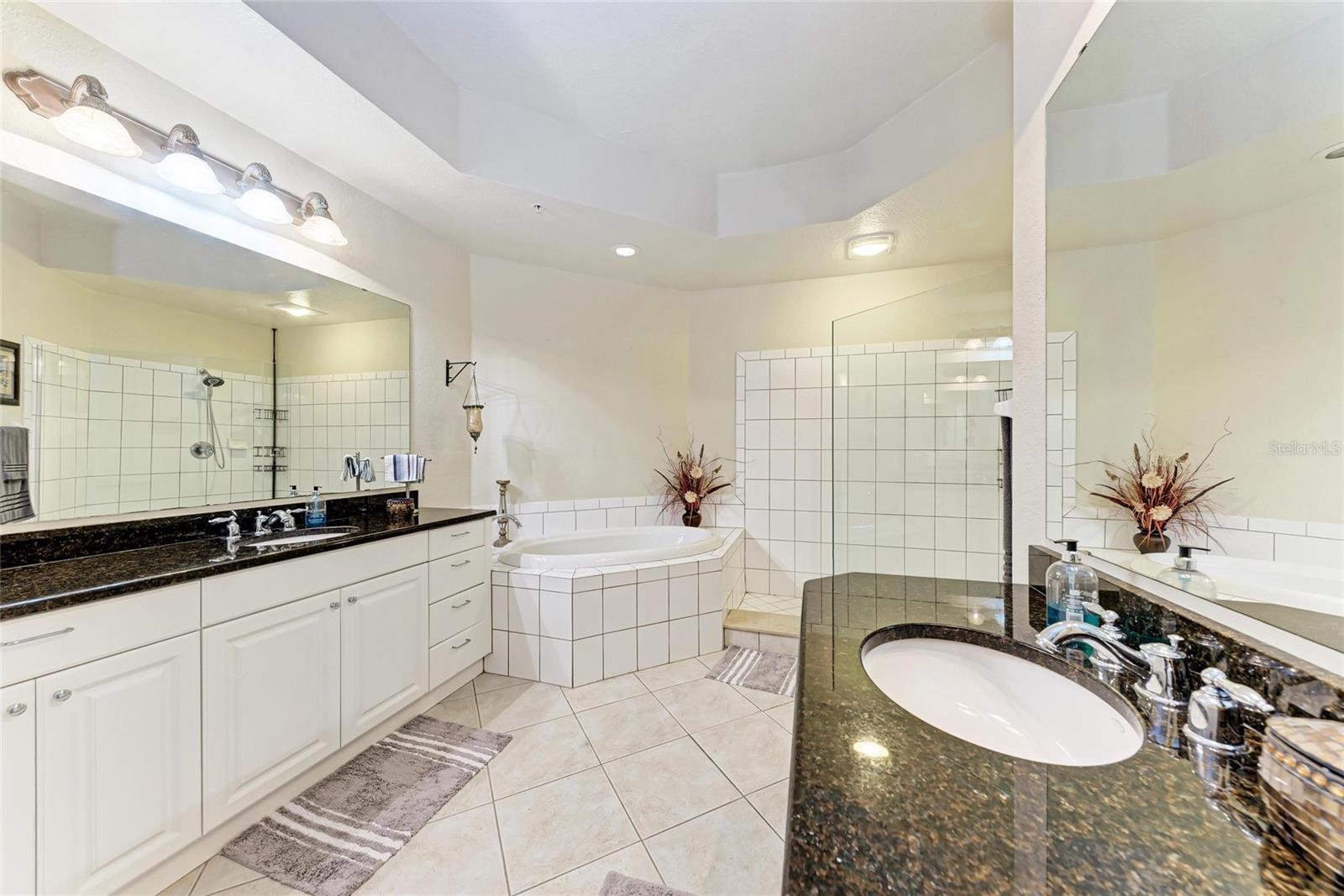 BOCA LAGO AT VIVANTE II BLDG2 UN210 3049/233&GS23 - Residential Lease