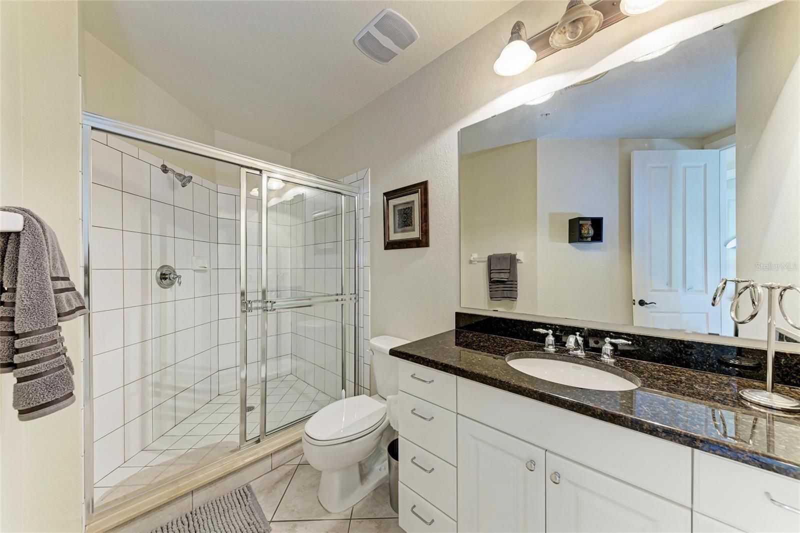 BOCA LAGO AT VIVANTE II BLDG2 UN210 3049/233&GS23 - Residential Lease