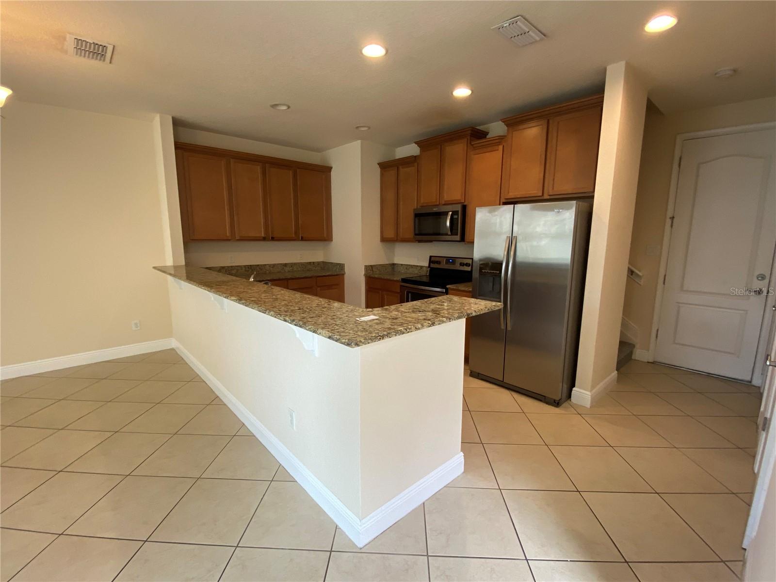 EAGLE CRK PH 01C-VLG D - Residential Lease