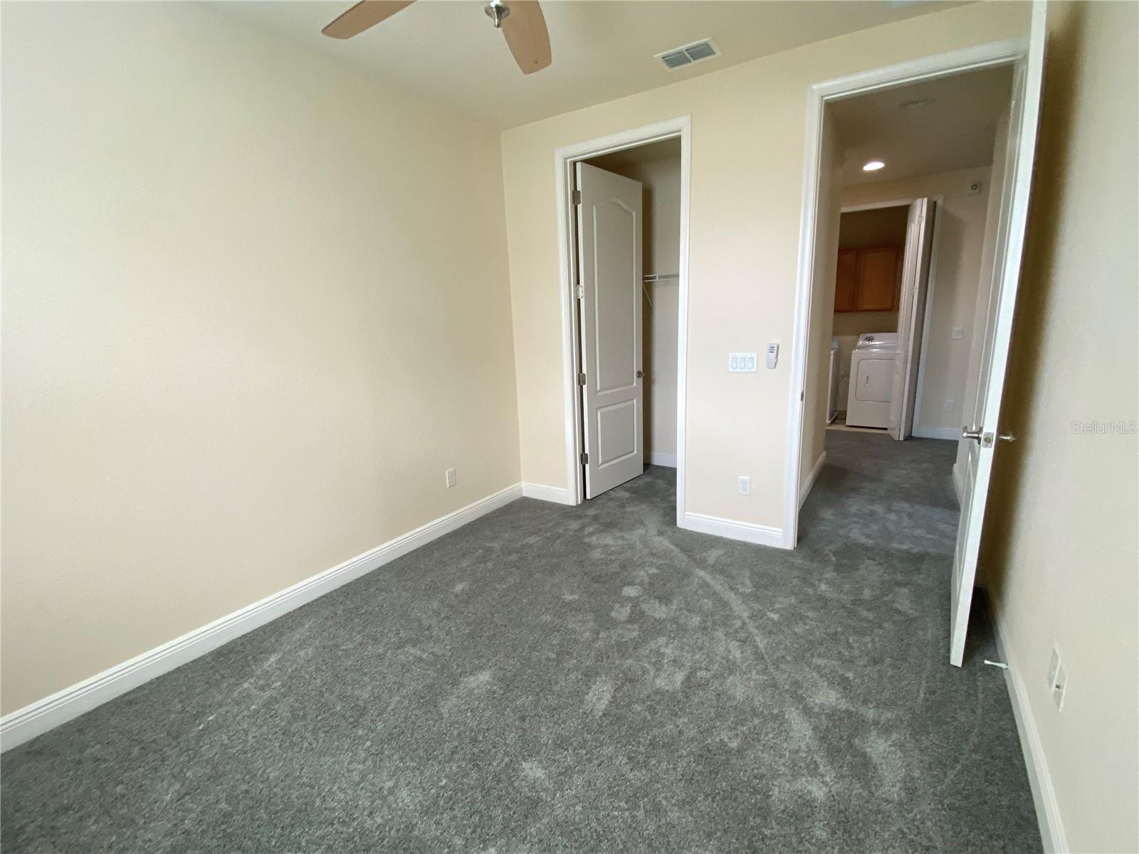 EAGLE CRK PH 01C-VLG D - Residential Lease