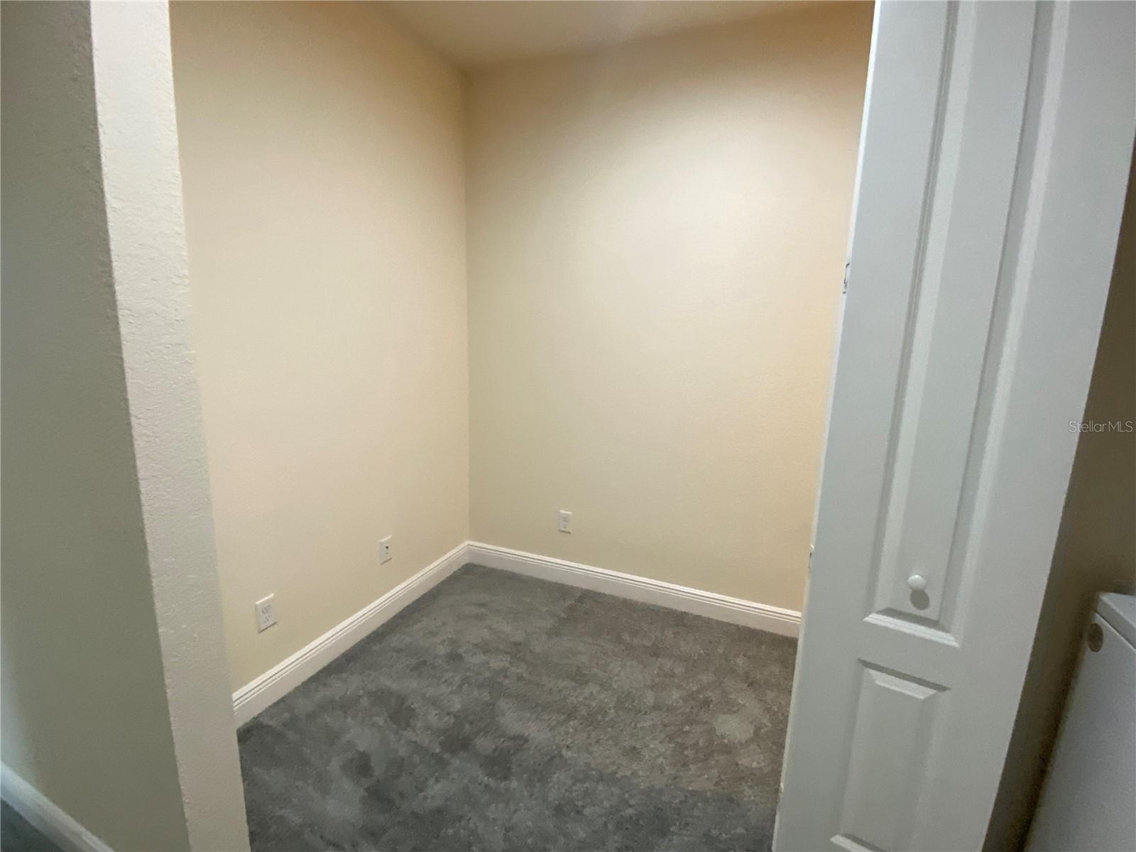 EAGLE CRK PH 01C-VLG D - Residential Lease