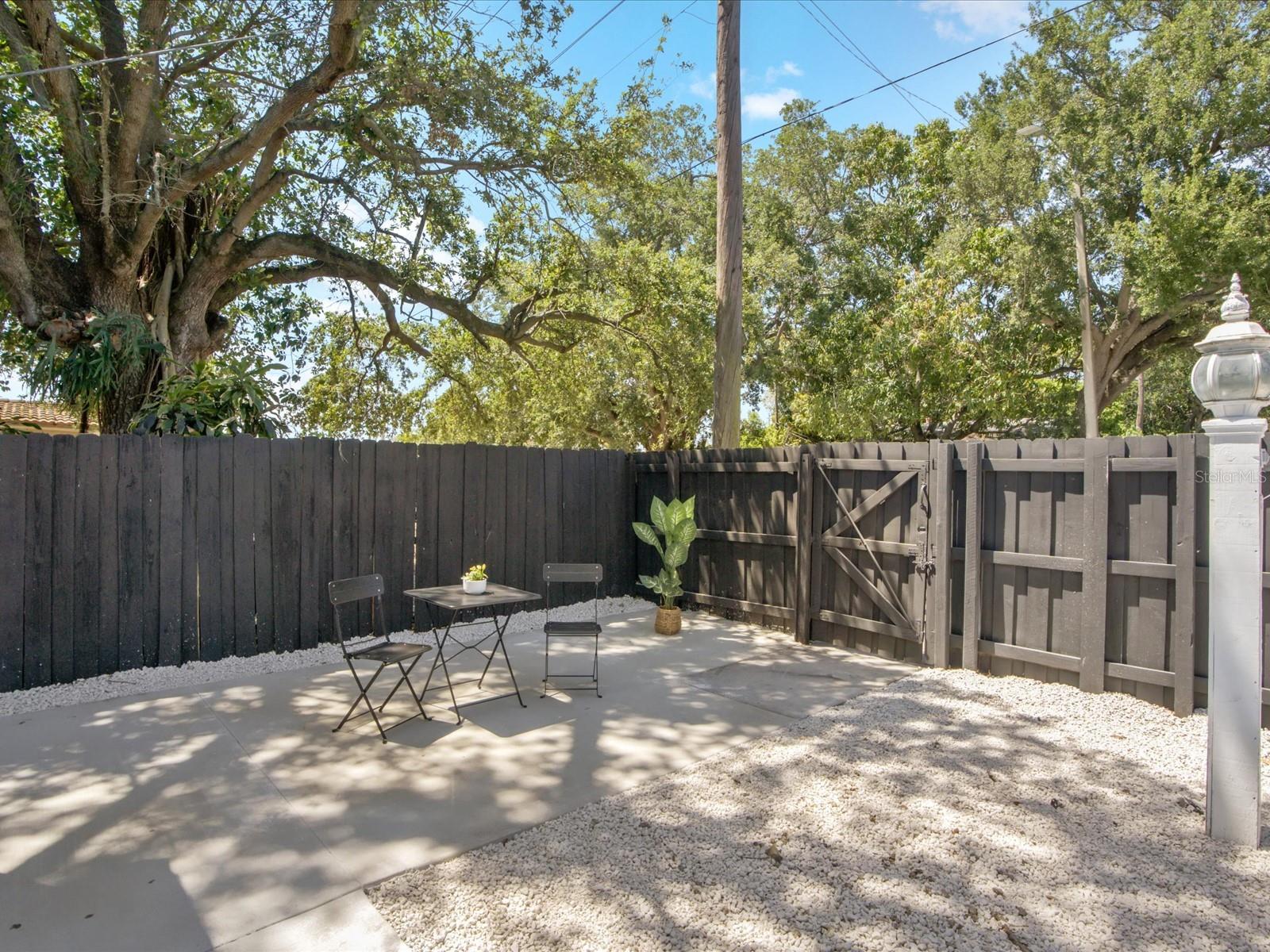 1048 NW 33RD AVENUE