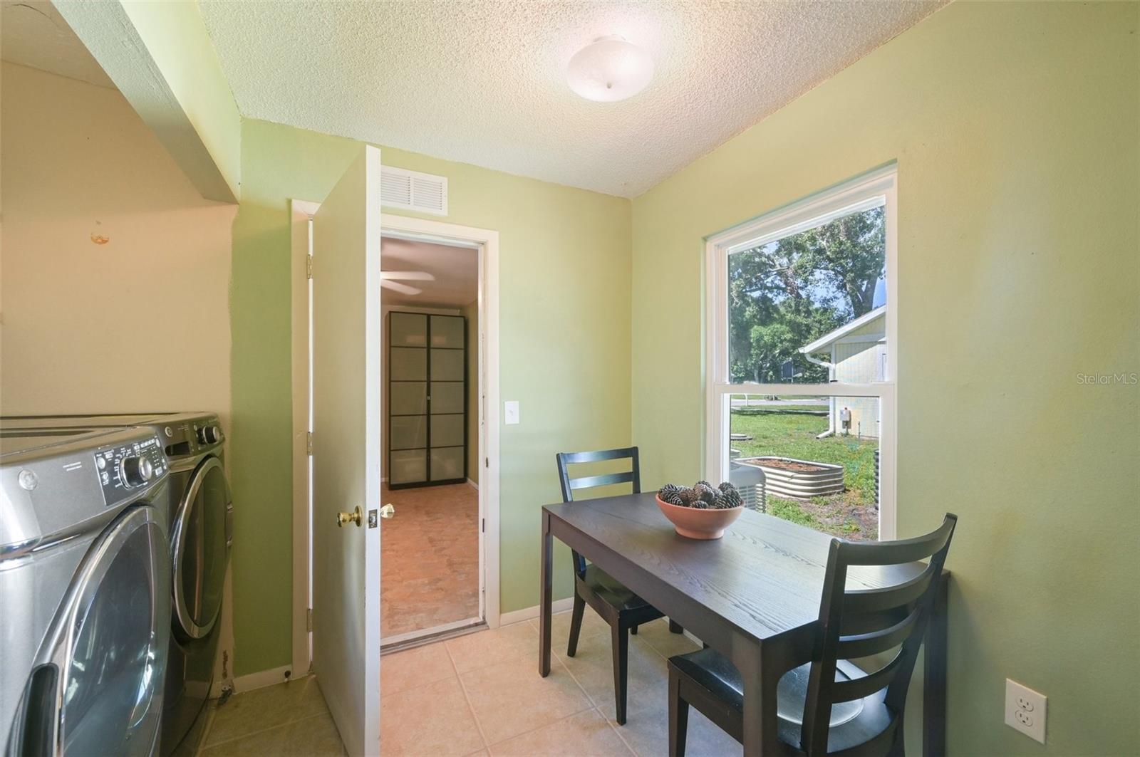 LAKE SARASOTA - Residential