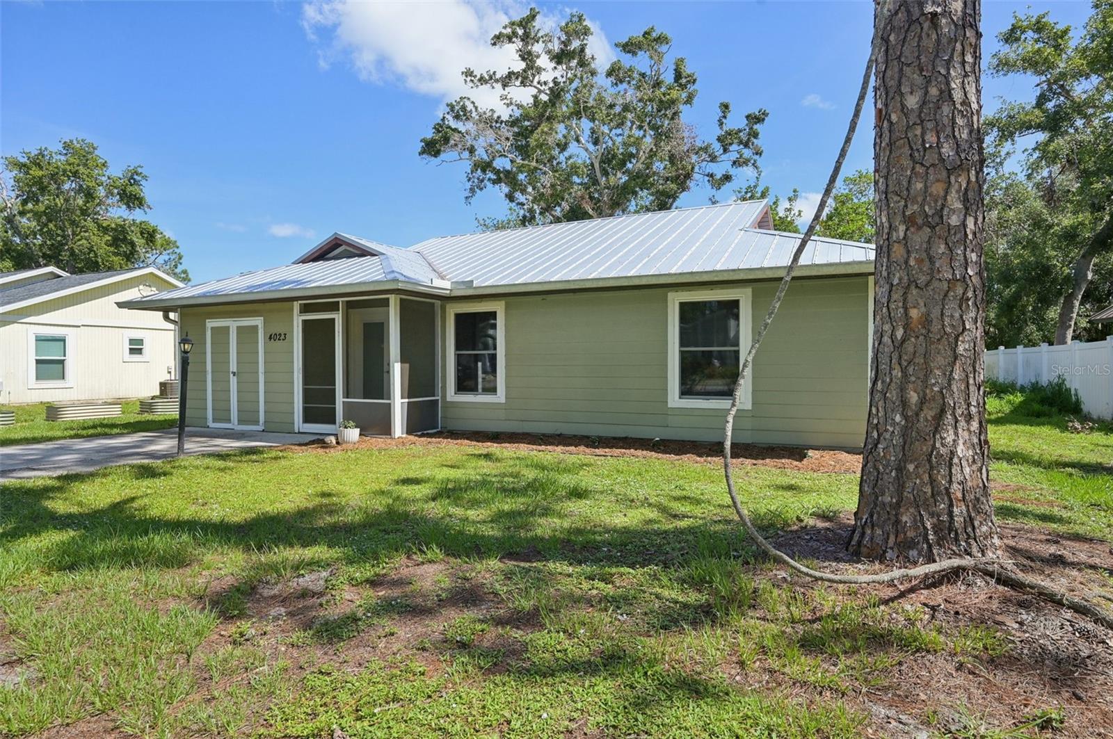 LAKE SARASOTA - Residential