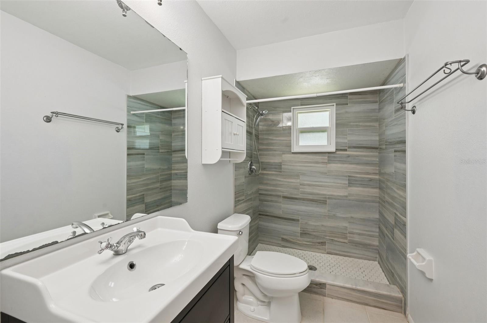 LAKE SARASOTA - Residential