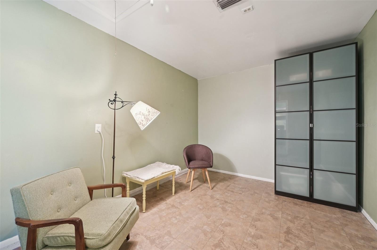 LAKE SARASOTA - Residential