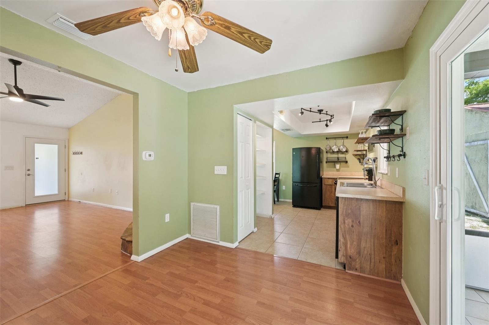 LAKE SARASOTA - Residential