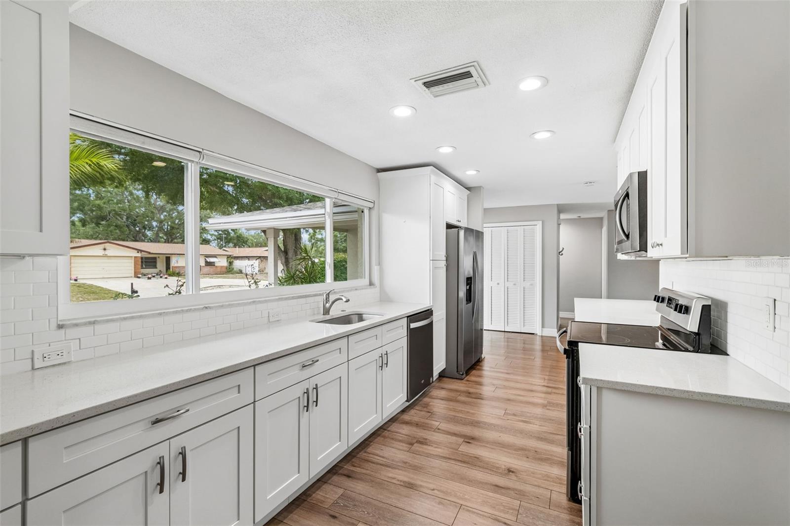 1943 BARBARA AVENUE