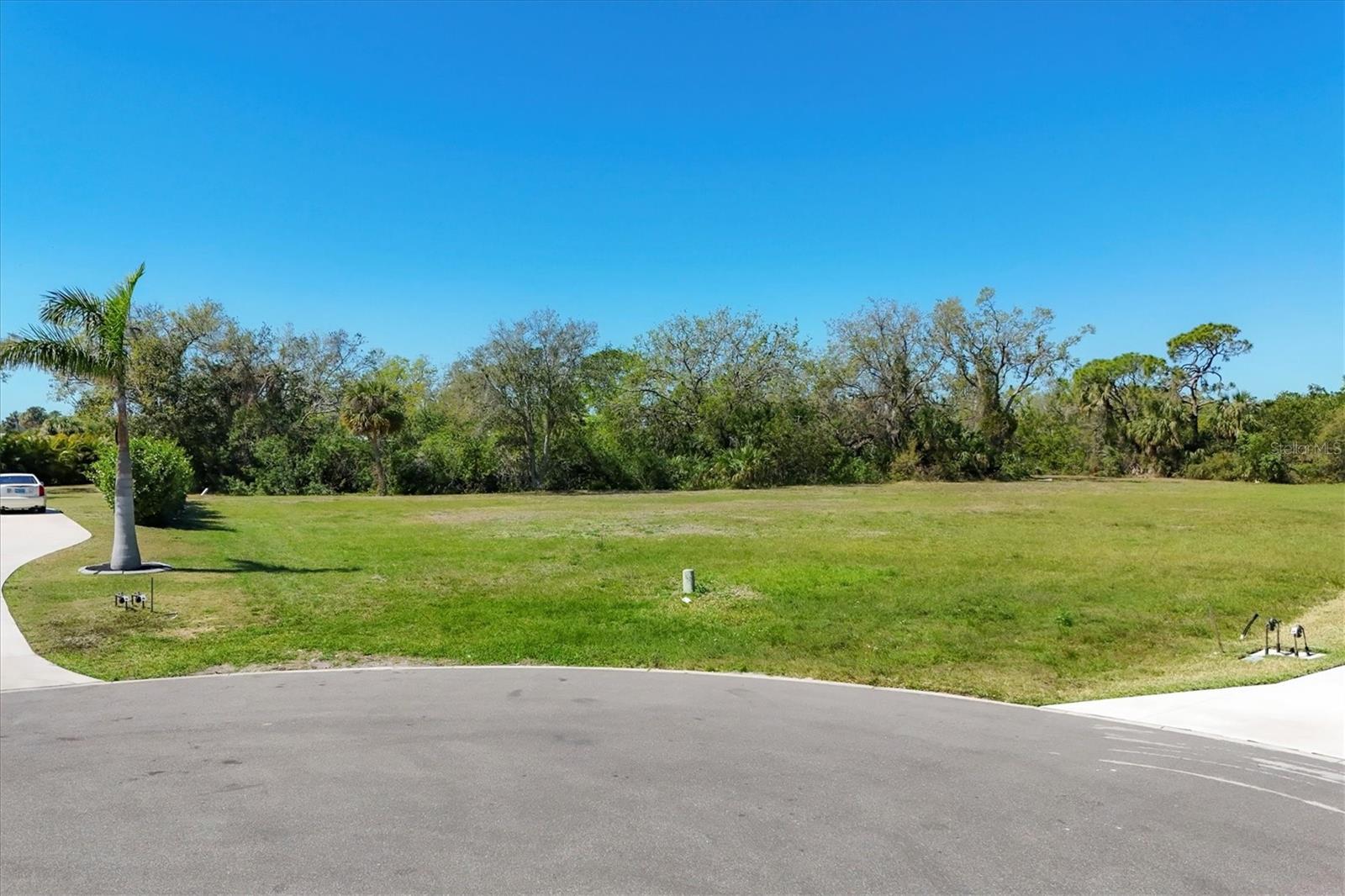 Prime Vacant Lot in Gated Cypress Creek - Over 1 Acre!
OWNER FINANCING AVAILABLE! Discover the perfect canvas for your dream home in the exclusive, gated community of Cypress Creek. This expansive 1+ acre buildable lot is ideally situated at the end of a quiet cul-de-sac, offering privacy, serenity, and stunning natural surroundings. With ample space a custom home, pool, and more, this property provides the ideal blend of seclusion and luxury living.
Blueprints, valued at $20,000, are available upon request, making it even easier to bring your vision to life. Don't miss this rare opportunity to own a premium homesite in one of the area's most sought-after communities!