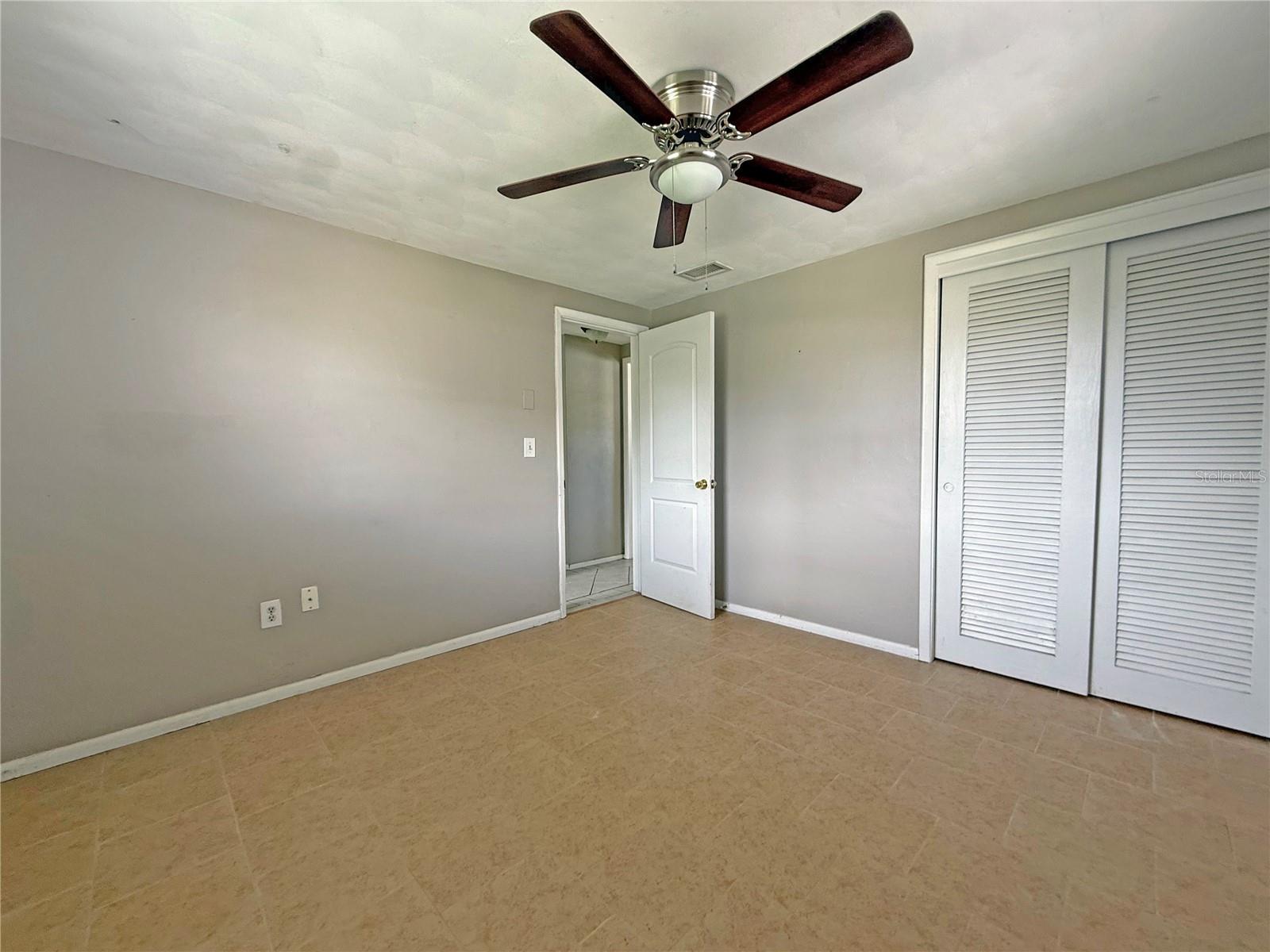 BEACON SQUARE - Residential Lease